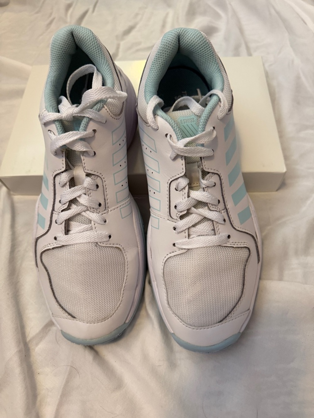 K-Swiss White Pickleball/Court with Light Teal Accents